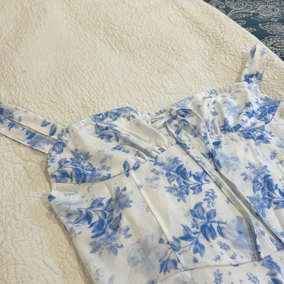 NWOT Women's Floral Dress Size Large - Picture 5 of 9